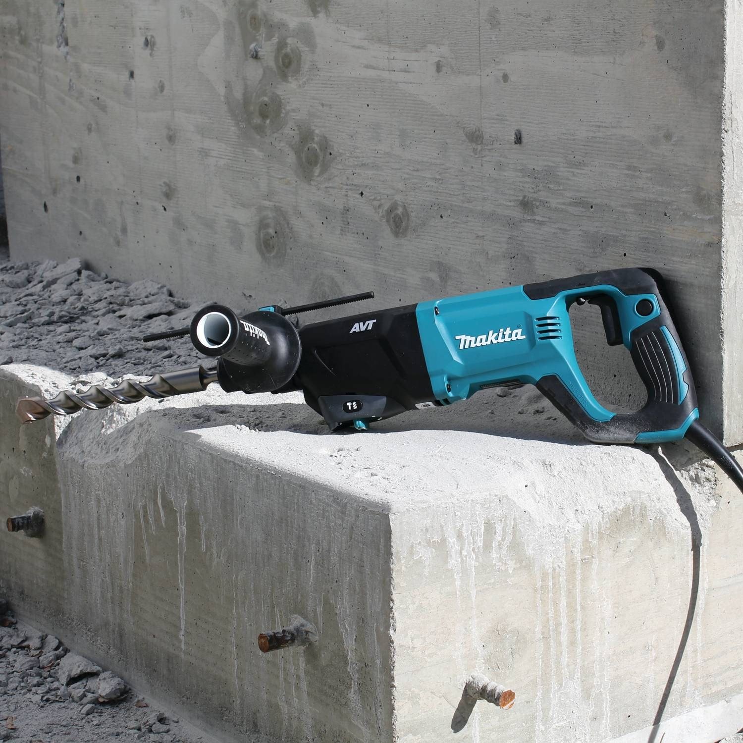 1405-makita-hr2641x1-sds-plus-3-mode-variable-speed-avt-rotary-hammer-with-case-and-4-1-2-angle-grinder-1-5.jpg Makita HR2641X1 SDS-PLUS 3-Mode Variable Speed AVT Rotary Hammer with Case and 4-1/2" Angle Grinder, 1"