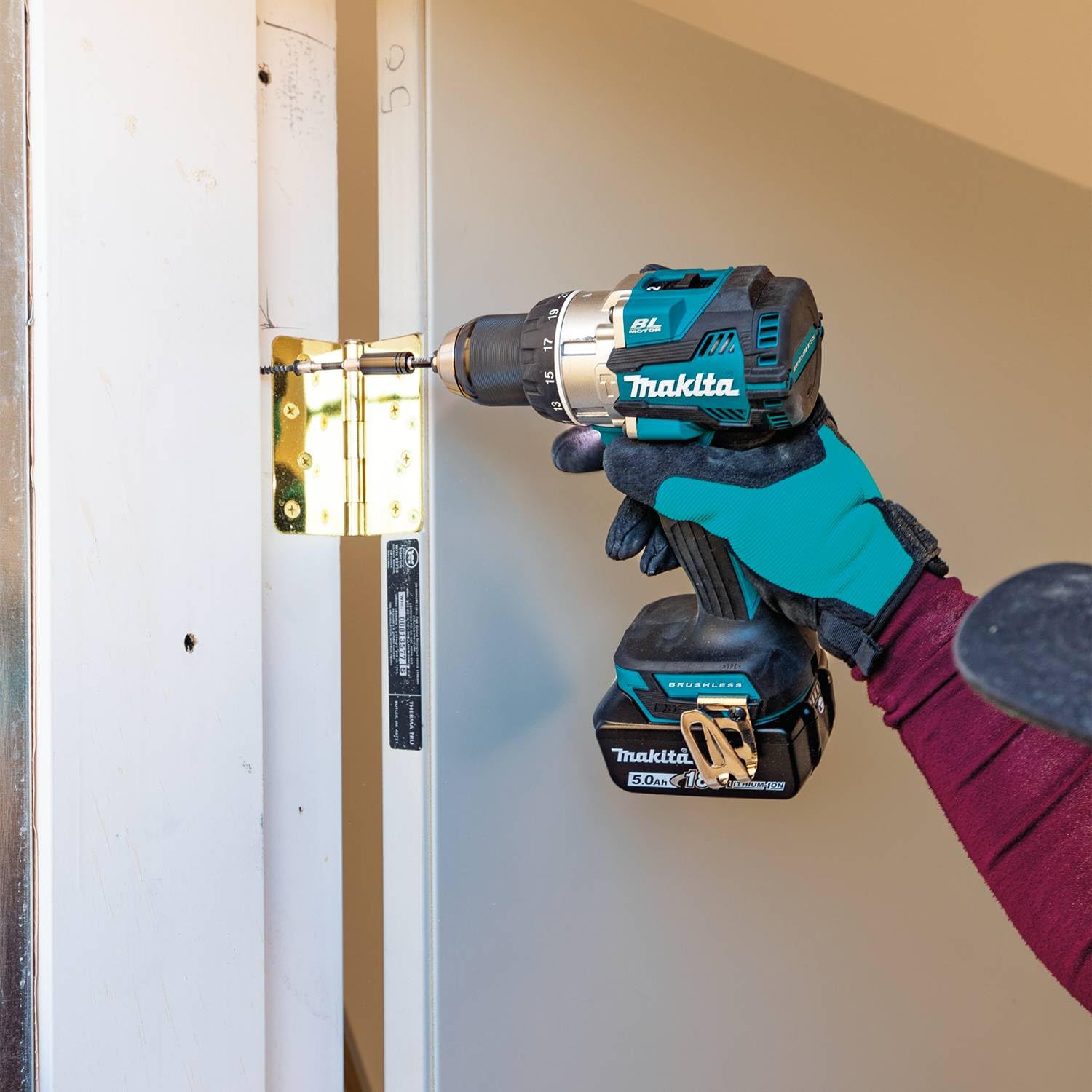 1473-makita-xph16t-18v-lxt-lithium-ion-compact-brushless-cordless-1-2-hammer-driver-drill-kit-5.0ah-11.jpg Makita XPH16T 18V LXT® Lithium-Ion Compact Brushless Cordless 1/2" Hammer Driver-Drill Kit (5.0Ah)