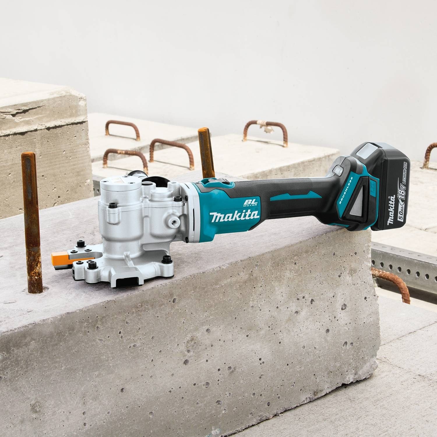 Makita XCS06T1 18V LXT Lithium-Ion Brushless Cordless Steel Rod Flush-Cutter Kit (5.0Ah)