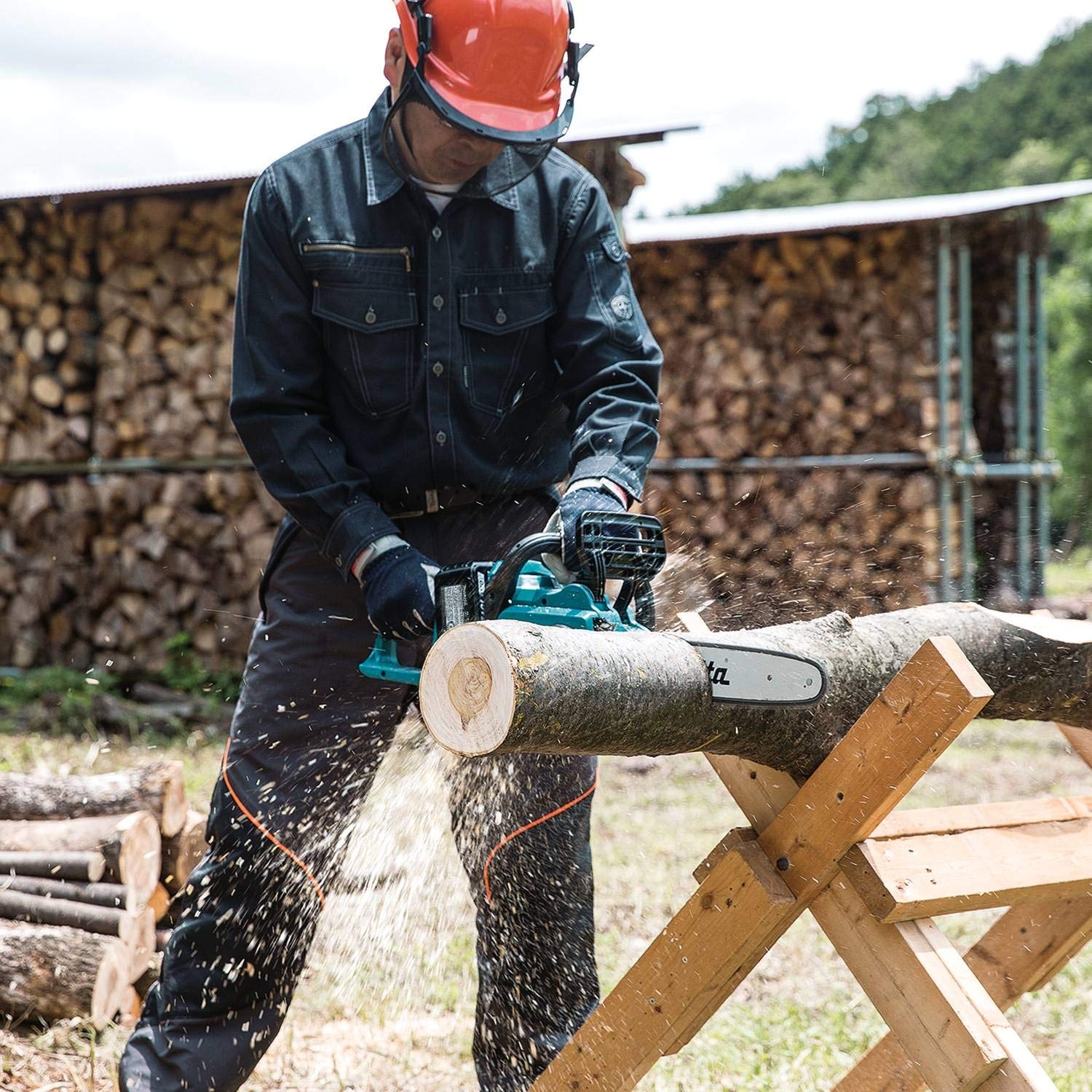 1839-makita-xcu03pt-18v-x2-36v-lxt-lithium-ion-brushless-cordless-5.0ah-14-chain-saw-kit-teal-7.jpg Makita XCU03PT 18V X2 (36V) LXT Lithium-Ion Brushless Cordless (5.0Ah) 14" Chain Saw Kit, Teal