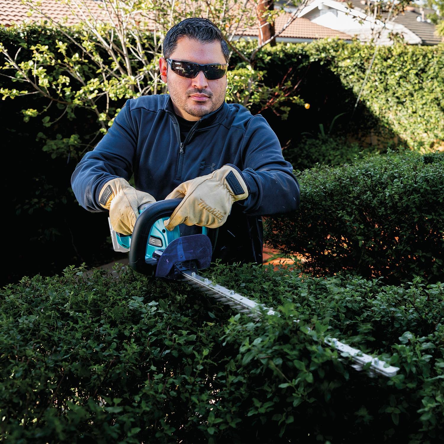 1900-makita-xhu10z-18v-lxt-lithium-ion-cordless-24-hedge-trimmer-tool-only-5.jpg Makita XHU10Z 18V LXT Lithium-Ion Cordless 24" Hedge Trimmer, Tool Only