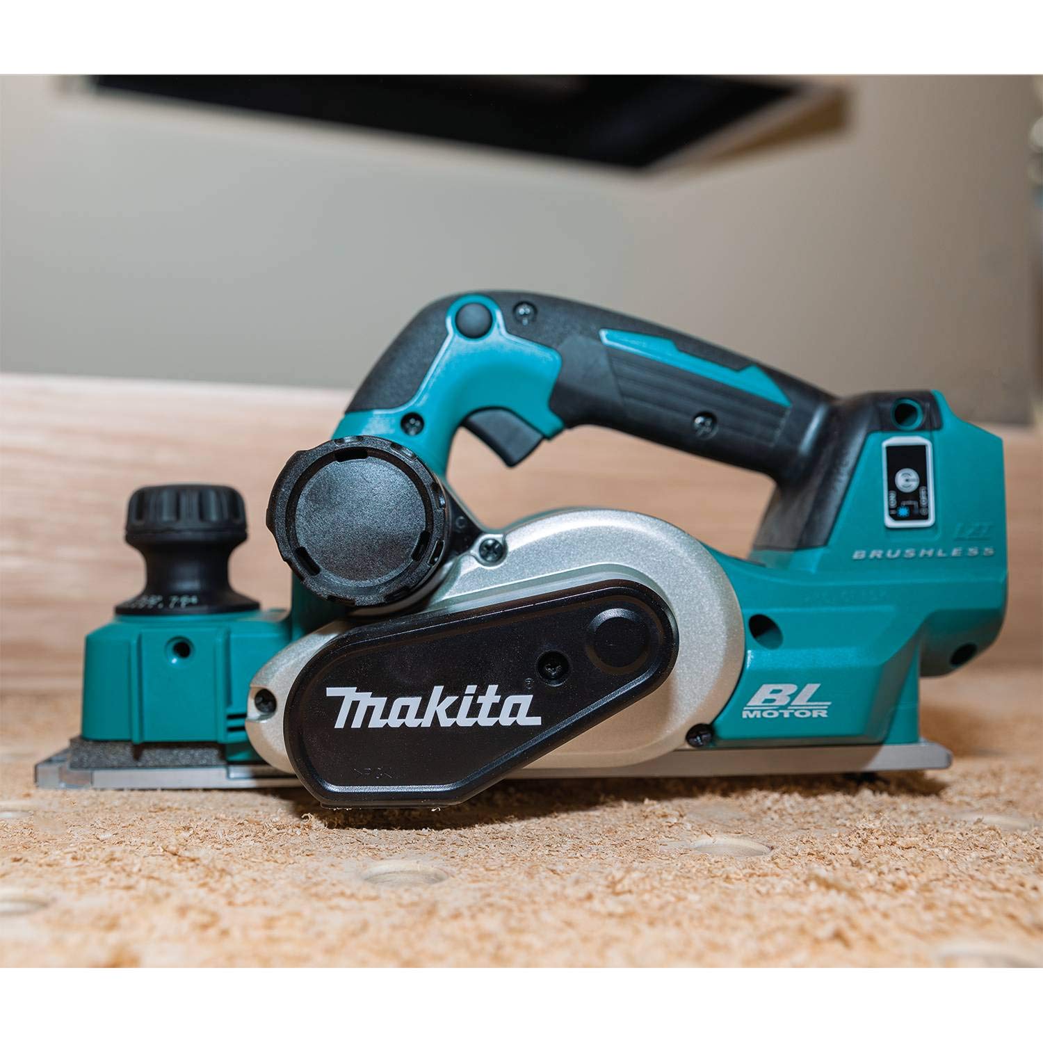 Makita XPK02Z 18V LXT® Lithium-Ion Brushless Cordless 3-1/4" Planer, AWS™ Capable, Tool Only