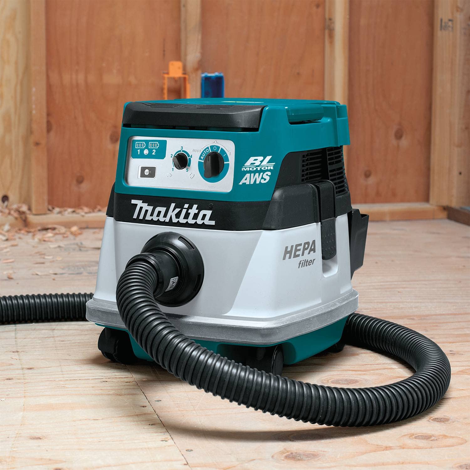Makita XCV22ZU 36V (18V X2) LXT® Brushless 2.1 Gallon HEPA Filter Dry Dust Extractor/Vacuum, AWS®, Tool Only