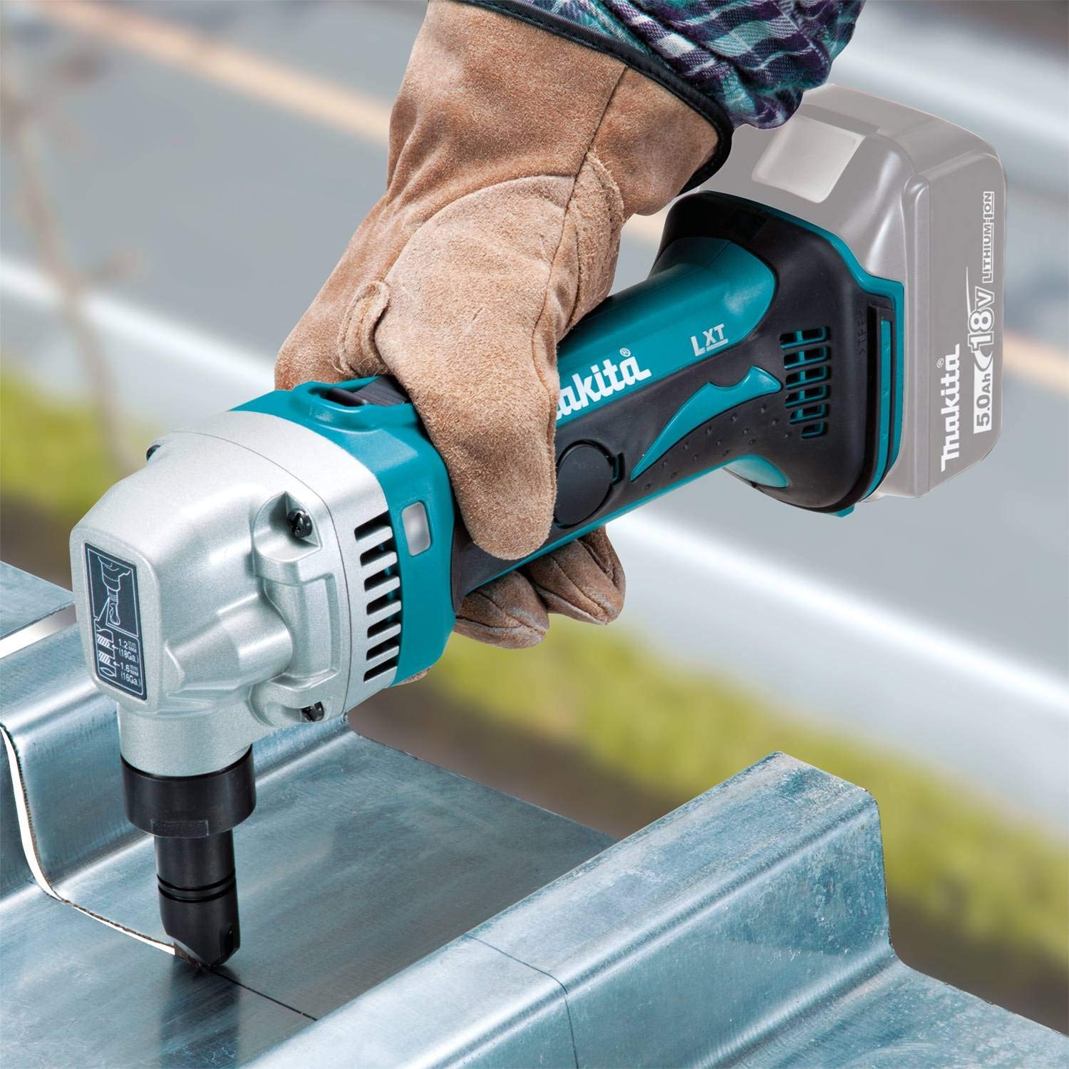 2350-makita-xnj01z-18v-lxt-lithium-ion-cordless-16-gauge-nibbler-tool-only-3.jpg Makita XNJ01Z 18V LXT Lithium-Ion Cordless 16 Gauge Nibbler, Tool Only