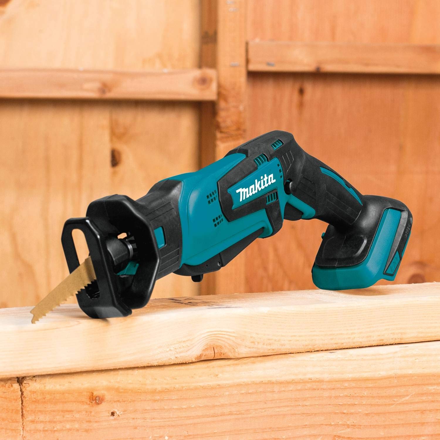2370-makita-xrj01z-18-volt-lxt-lithium-ion-cordless-compact-reciprocating-saw-tool-only-no-battery-bare-tool-3.jpg Makita XRJ01Z 18-Volt LXT Lithium-Ion Cordless Compact Reciprocating Saw (Tool Only, No Battery), Bare Tool