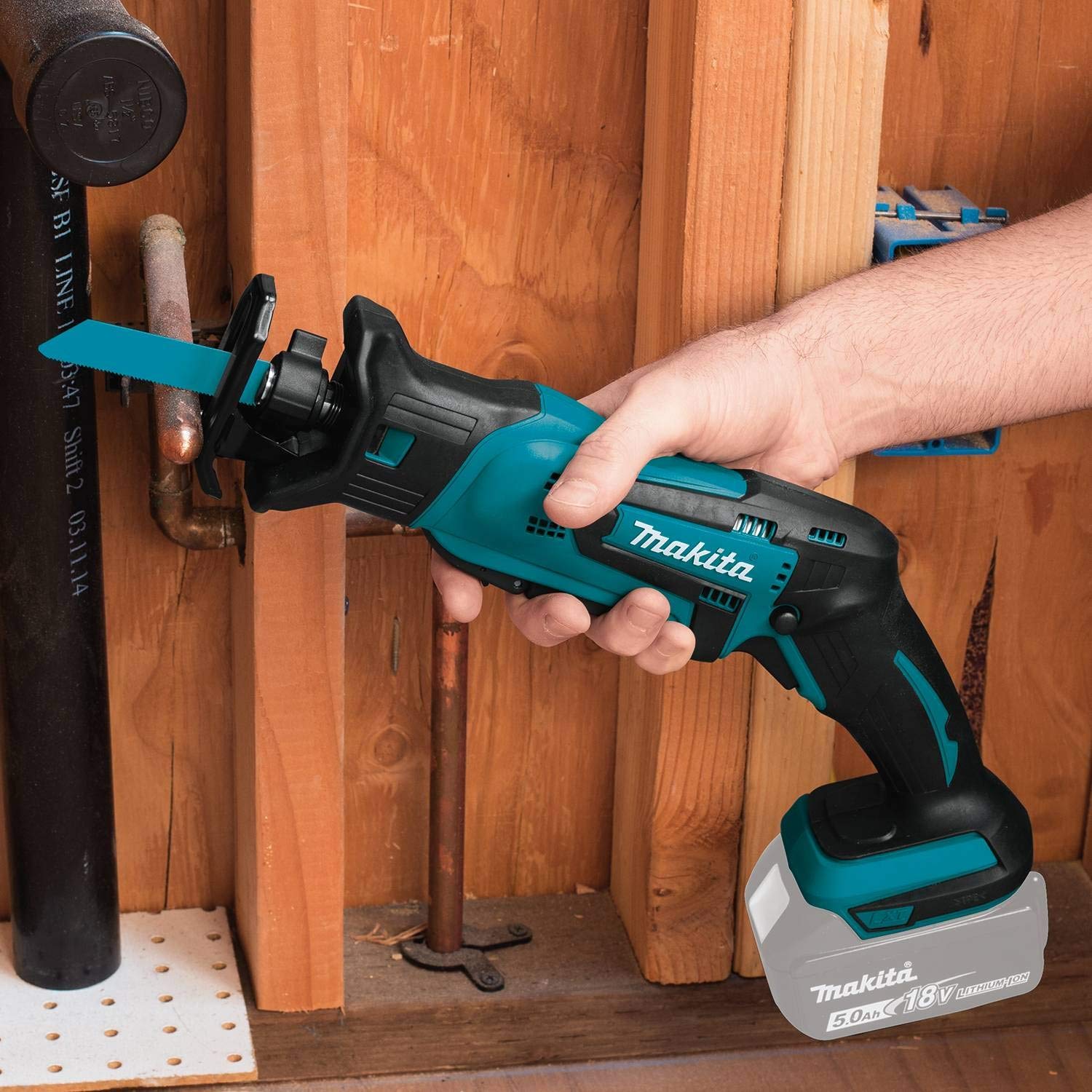 2370-makita-xrj01z-18-volt-lxt-lithium-ion-cordless-compact-reciprocating-saw-tool-only-no-battery-bare-tool-5.jpg Makita XRJ01Z 18-Volt LXT Lithium-Ion Cordless Compact Reciprocating Saw (Tool Only, No Battery), Bare Tool