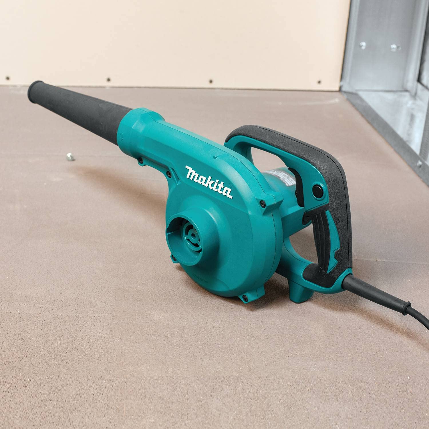 2900-makita-ub1103-blower-3.jpg Makita UB1103 Blower